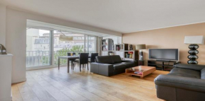 Spacious Contemporary Flat in the 15th - Mid-T